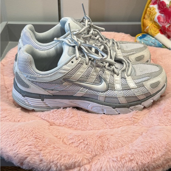 Nike Women's P-6000 Sneakers - Picture 2 of 8